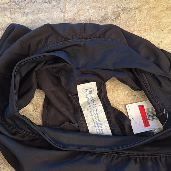 NWT Nike swim short element ness9389-001 size large - Picture 7 of 9